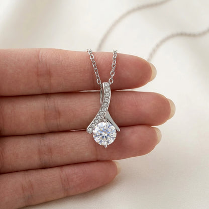 "To My Daughter, You'll Never Face This World Alone" Alluring Beauty Necklace – Meaningful Gift from Dad