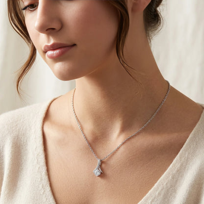 "To My Daughter, You'll Never Face This World Alone" Alluring Beauty Necklace – Meaningful Gift from Dad