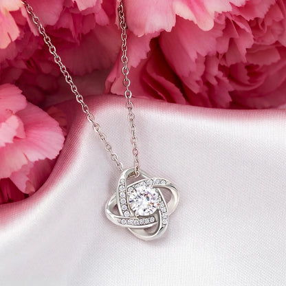 "The Moment I First Held You" Love Knot Necklace – Heartfelt Gift from Dad to Daughter - The Love Sparkle