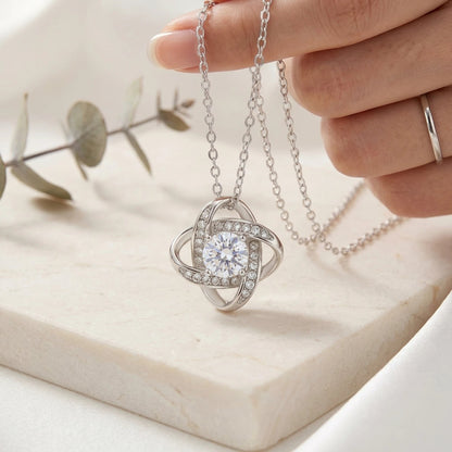 "The Moment I First Held You" Love Knot Necklace – Heartfelt Gift from Dad to Daughter - The Love Sparkle