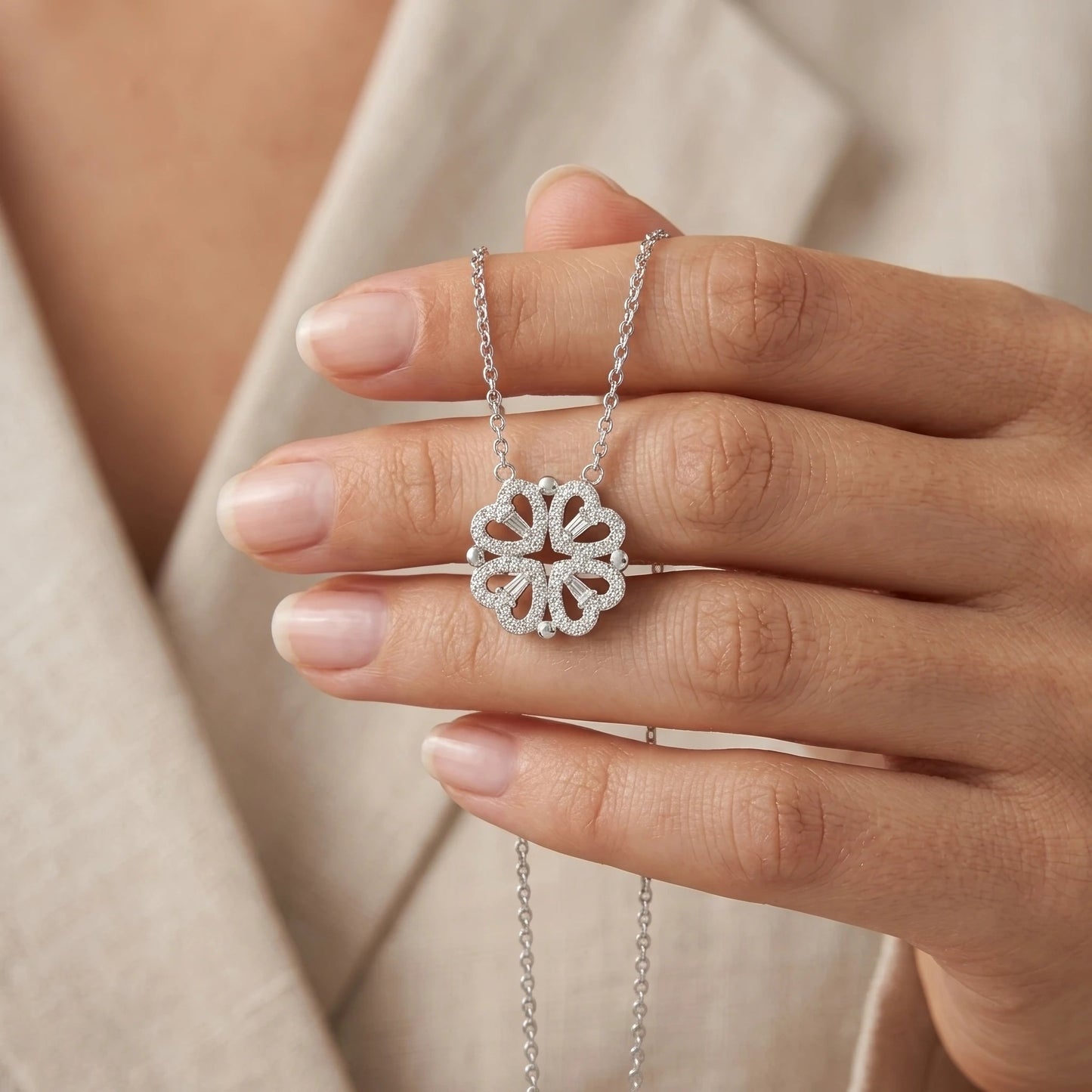 "To My Daughter, You'll Always Be My Little Girl" Magnetic Hearts Clover Necklace – Meaningful Gift from Dad - The Love Sparkle