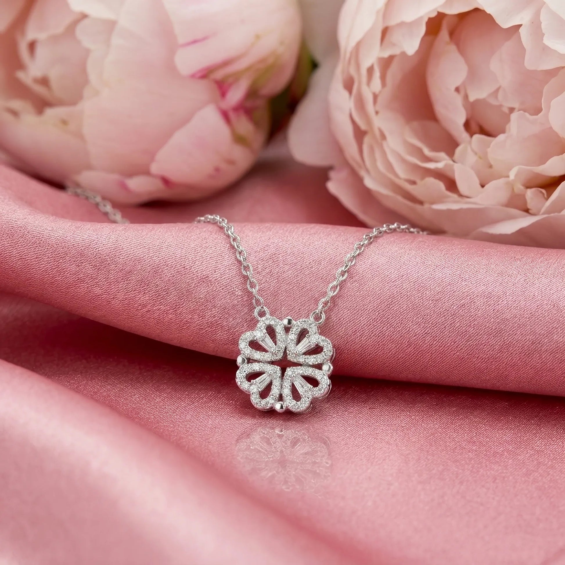 To My Queen - Magnetic Hearts Four - Leaf Clover Necklace - Meaningful Gift for Wife or Girlfriend - The Love Sparkle